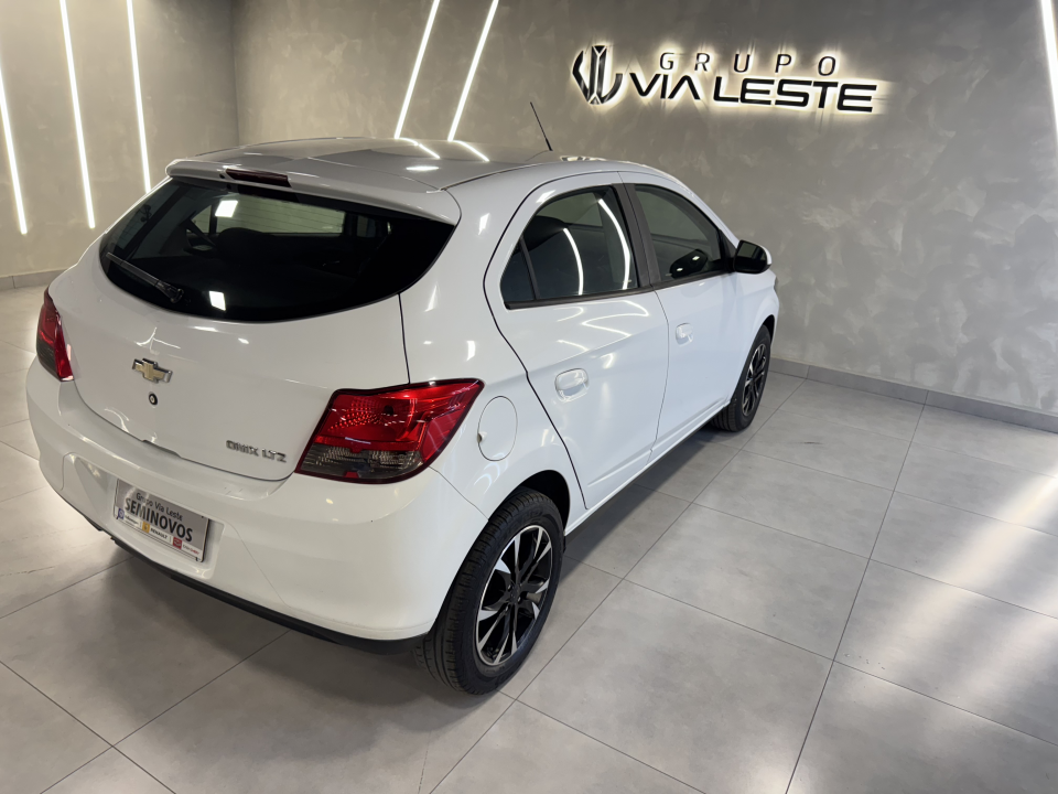 Foto ONIX 1.4 FLEX LTZ MODELO 2015