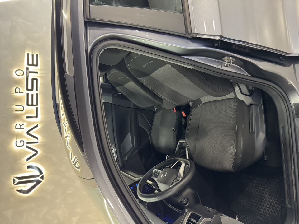 Foto T-CROSS -200 TSI 1.0 AUT MODELO 2025