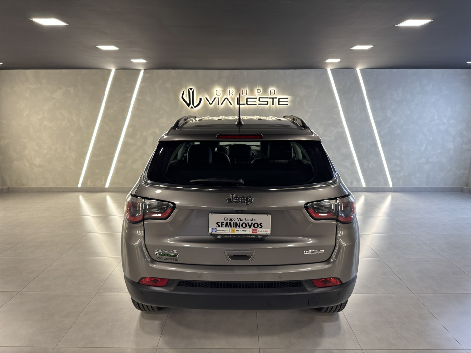 Foto JEEP COMPASS LONGITUDE D 4X4 MODELO 2017