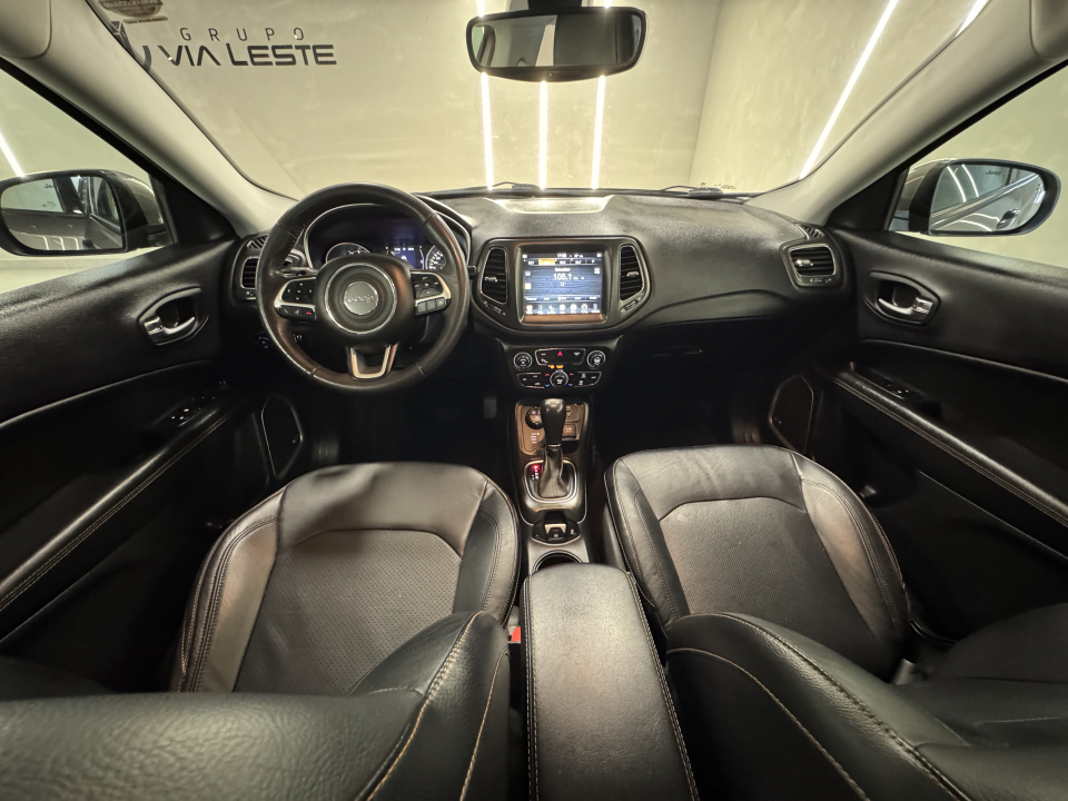 Foto JEEP COMPASS LONGITUDE D 4X4 MODELO 2017