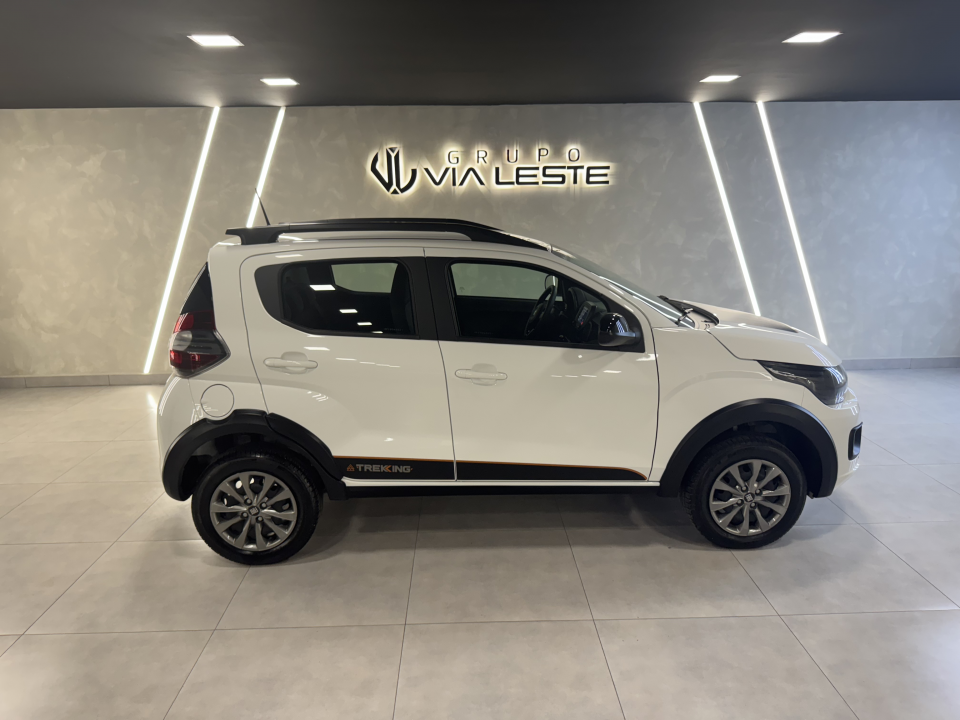 MOBI 1.0 TREEKING MODELO 2024